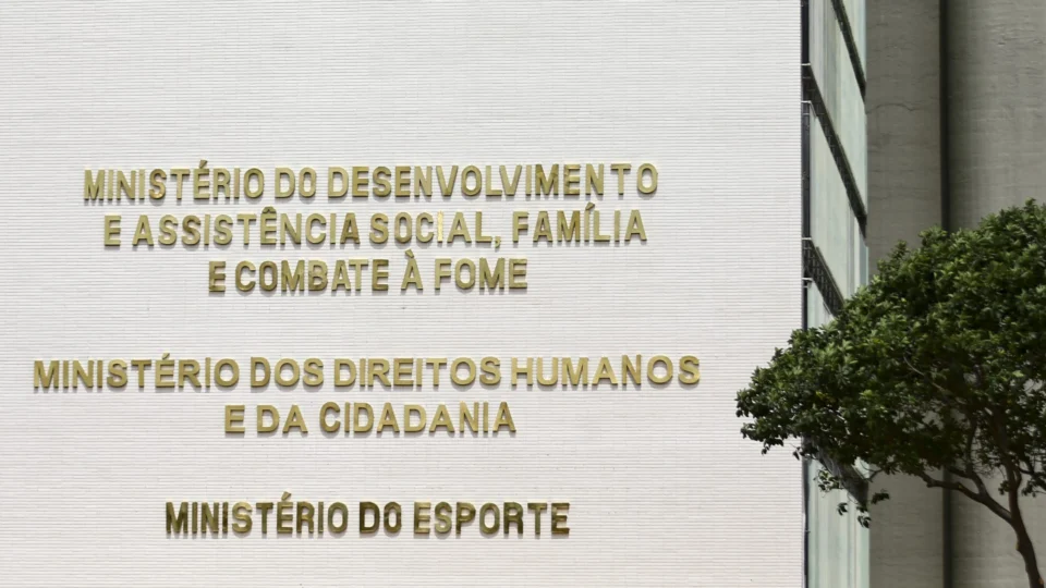 ONG contratada na gestão Damares é suspeita de superfaturamento no Tocantins