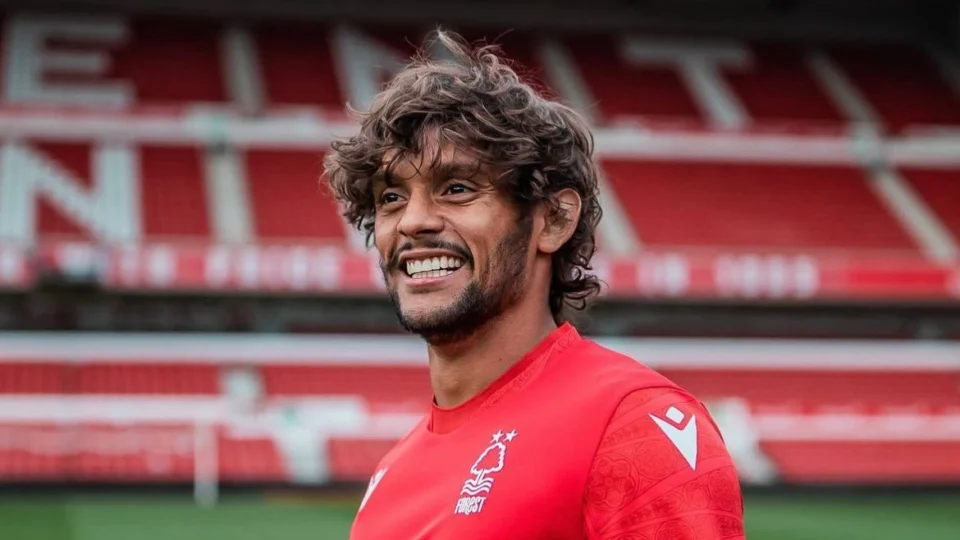 Antes de decidir futuro, Gustavo Scarpa pretende ouvir projeto do Flamengo