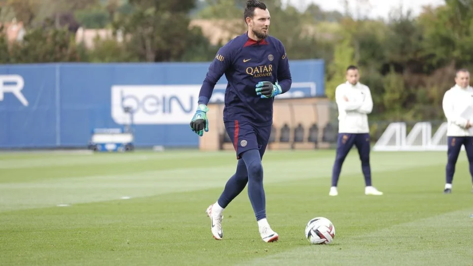 Goleiro Alexandre Letellier, do PSG, é feito refém em casa na França