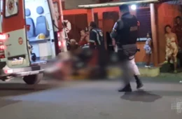 VÍDEO: homem esfaqueia mulher e é agredido por vizinhos na Zona Oeste de Manaus