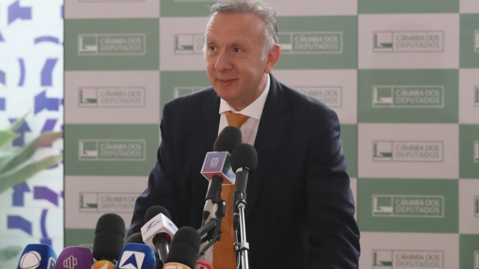 Relator da Reforma Tributária mantém IPI para garantir competitividade da Zona Franca