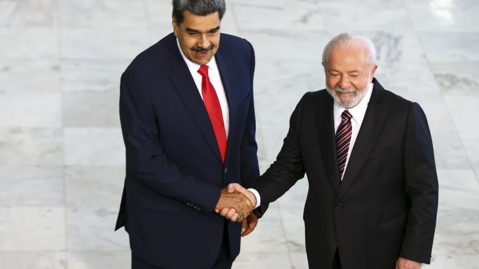 Lula recebe telefonema do presidente da Venezuela, Nicolás Maduro