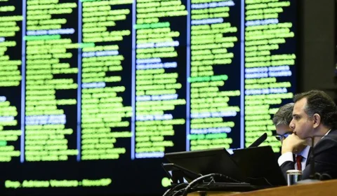 Congresso derruba veto de Lula à desoneração da folha