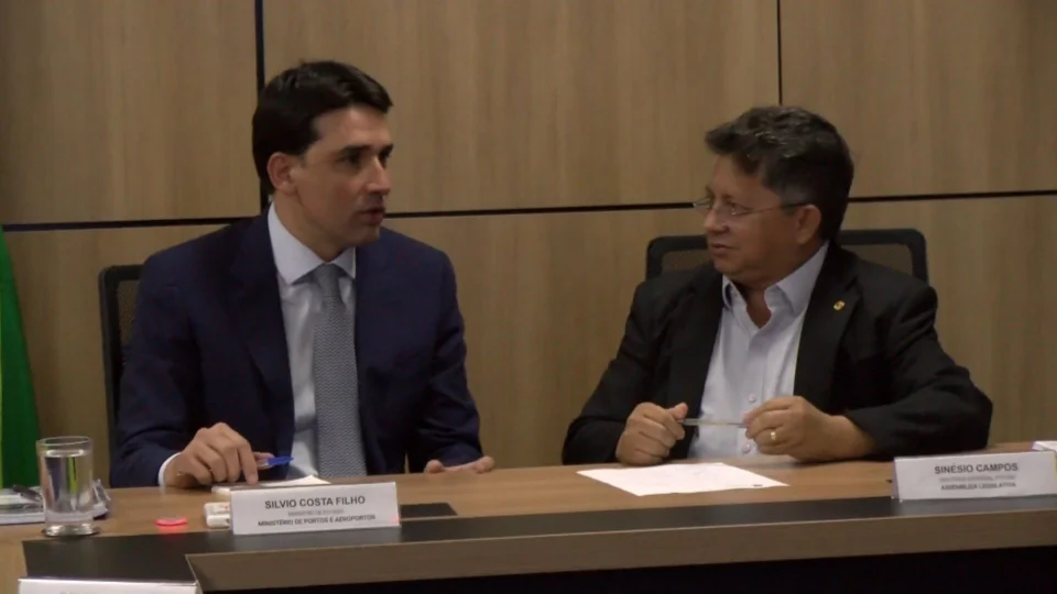 VÍDEO: Sinésio Campos cobra fiscalização nos voos do aeroporto de Manaus