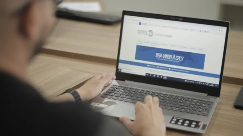 Uerr abre seletivo para contratação de 12 professores temporários