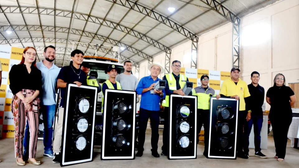 Rio Branco é a sétima cidade a adotar semáforos inteligentes