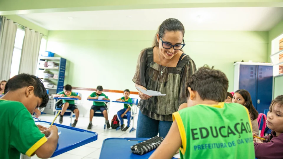 Concurso da Educação: Aprovados podem enviar documentação até dia 14