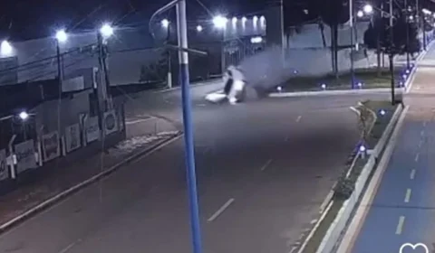 VÍDEO: motorista atropela ciclista e foge do local no AC