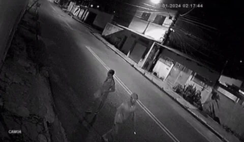 VÍDEO: Polícia procura dois homens que roubaram casa, em Manaus