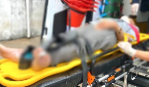 Idoso é atropelado por caminhão ao atravessar rua no Acre