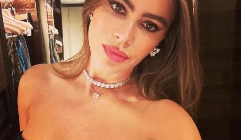 Sofia Vergara diz que seu casamento acabou pois ela não queria ser “mãe velha”