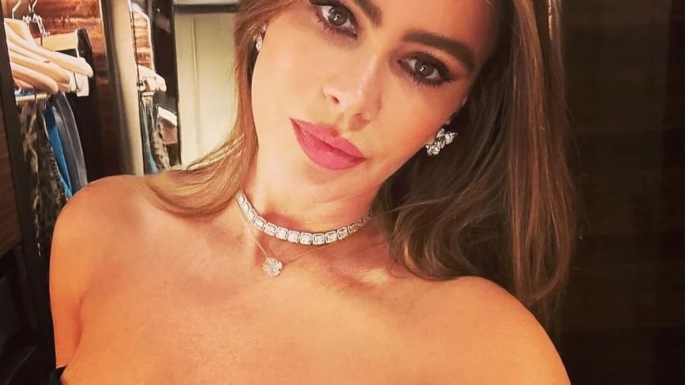 Sofia Vergara diz que seu casamento acabou pois ela não queria ser “mãe velha”