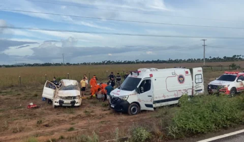Em RR: caminhonete capota após ser ultrapassada por carro em alta velocidade
