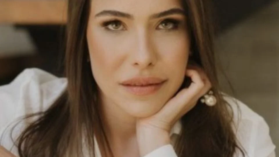 Advogada é presa suspeita de envenenar e matar pai e avó do ex