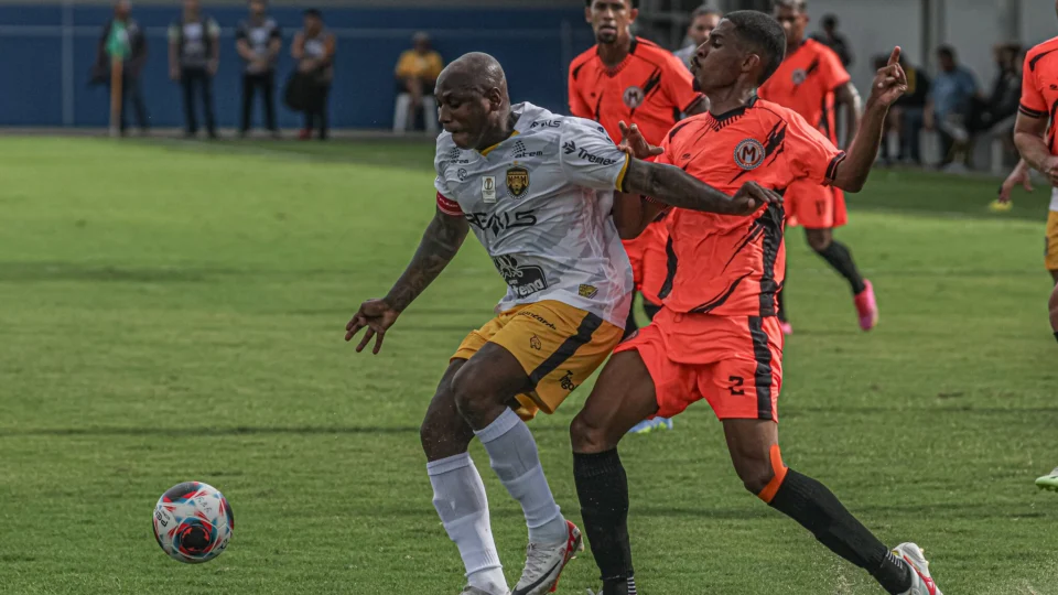 Manauara vence Amazonas de virada na 1ª rodada do Campeonato Amazonense