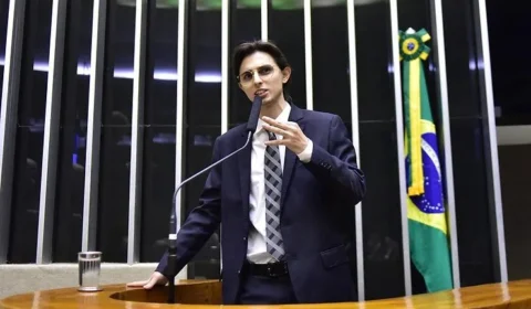 ‘Não sou candidato a prefeito de Manaus’, anuncia deputado Amom Mandel 