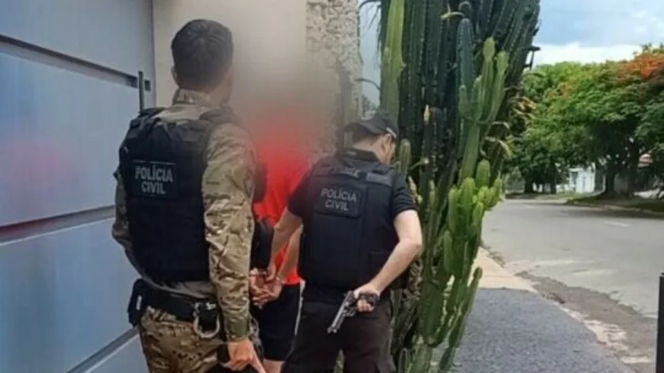Após chá revelação, homem é preso por agredir namorada grávida em GO