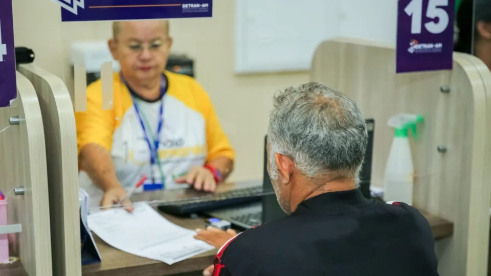Renovação da CNH para idosos acima de 70 anos passa a ser de gratuita, no AM