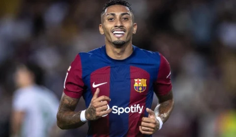 Barcelona: com lesão, Raphinha será desfalque na final da Supercopa