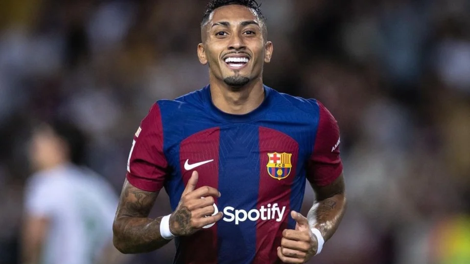 Barcelona: com lesão, Raphinha será desfalque na final da Supercopa