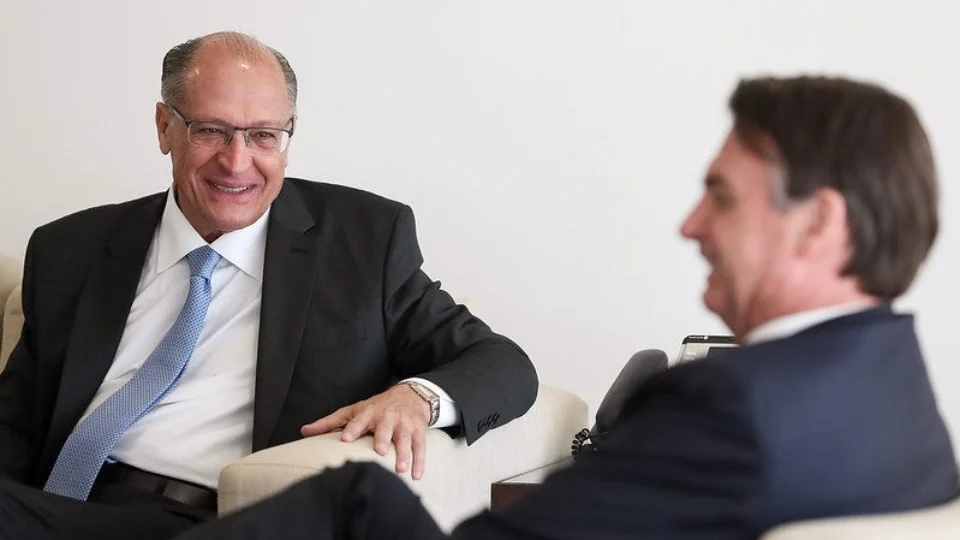 Após críticas de Alckmin, Bolsonaro rebate: ‘Ele é muito preocupado com merenda escolar’