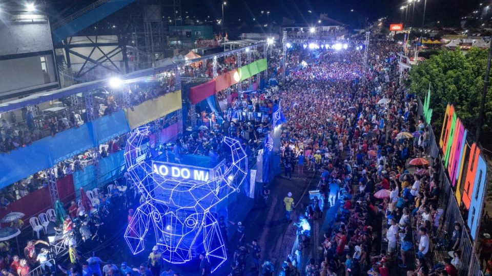 Carnailha 2025: Parintins espera 10 mil turistas para festa que une Boi-Bumbá e Carnaval