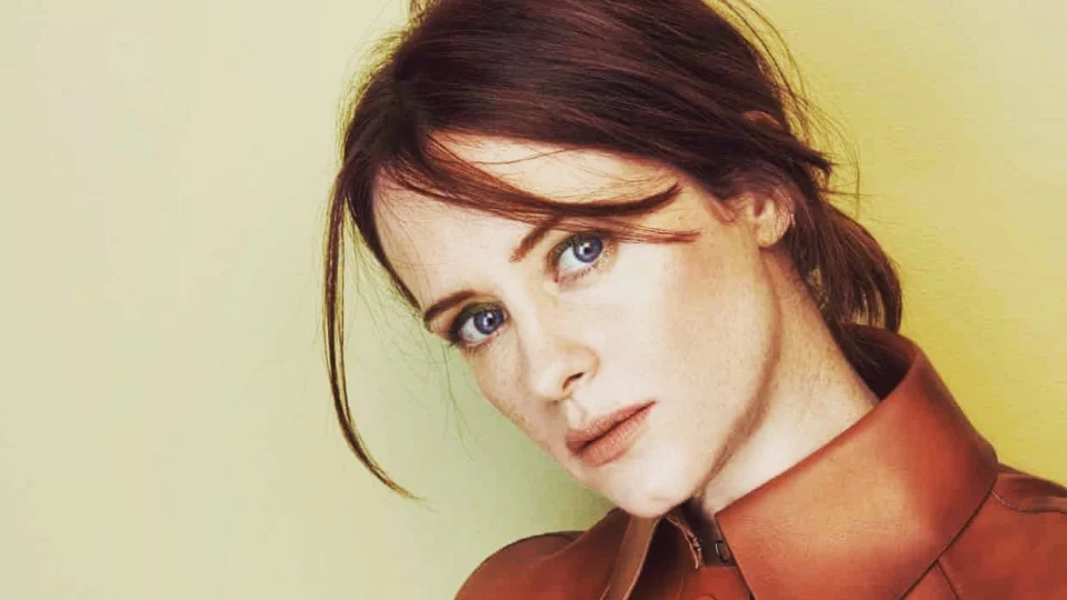 Atriz de ‘The Crown’ recusa autógrafo em caneta azul; veja o motivo