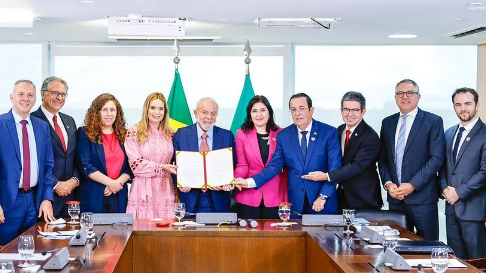 Após vetos, presidente Lula terá que negociar com congresso