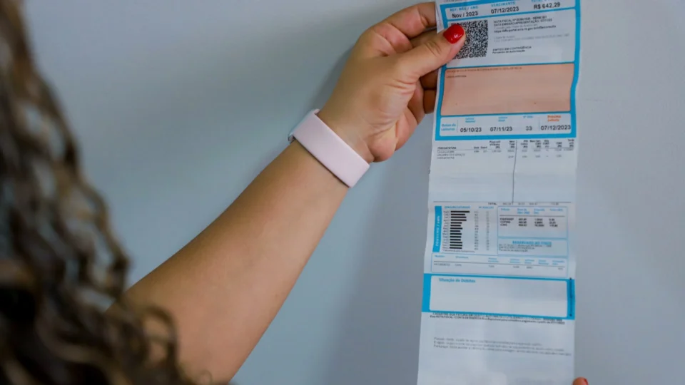 Ministro diz que publicará medidas para reduzir conta de energia