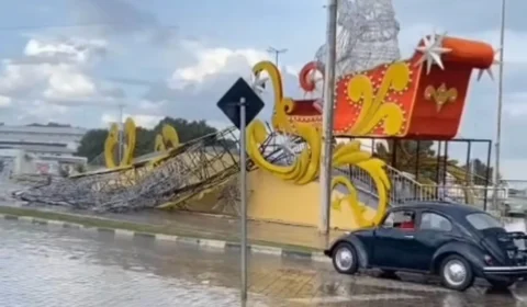 Forte chuva derruba parte de decoração natalina em Boa Vista