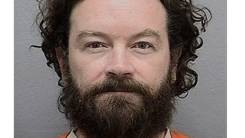 Ator de “That ’70s Show”, inicia cumprimento de pena de 30 anos por estupro