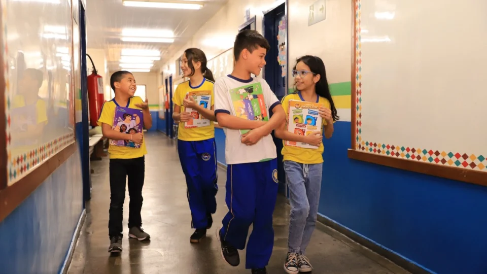 Matrículas 2024: começa período de confirmação nas escolas no Amazonas