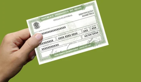 Eleitor pode imprimir 2ª via do título em casa; entenda