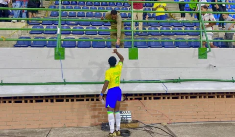 Pai de Endrick se emociona com gol do filho na estreia da Seleção