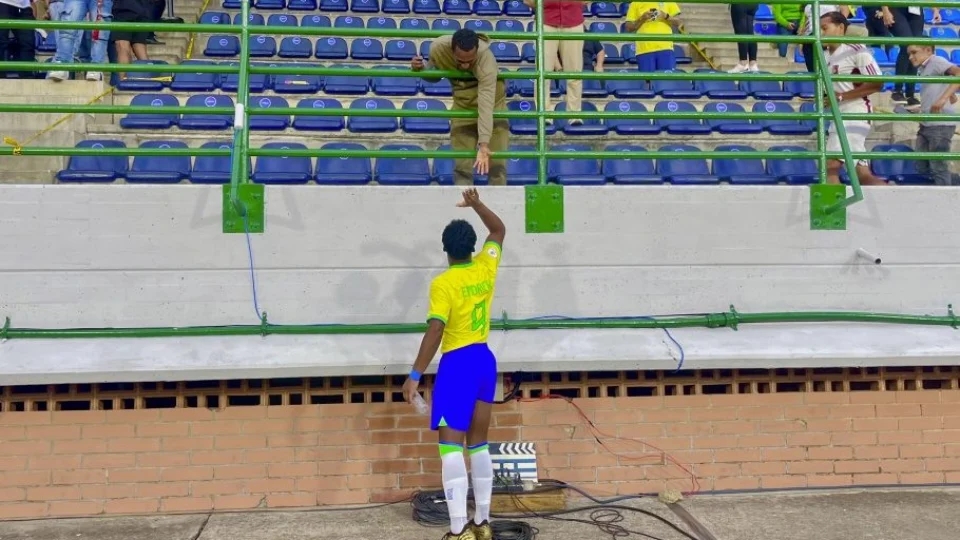 Pai de Endrick se emociona com gol do filho na estreia da Seleção