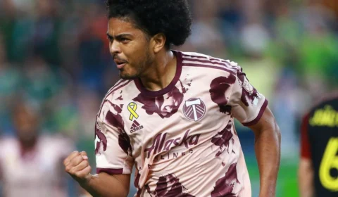 Flamengo segue tentando Evander: ‘negociação difícil por conta do valor”