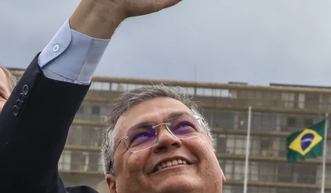 Dino deve deixar o ministério da Justiça até sexta-feira (12)