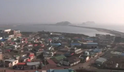 Coreia do Norte dispara 200 projéteis no mar, alerta Coreia do Sul