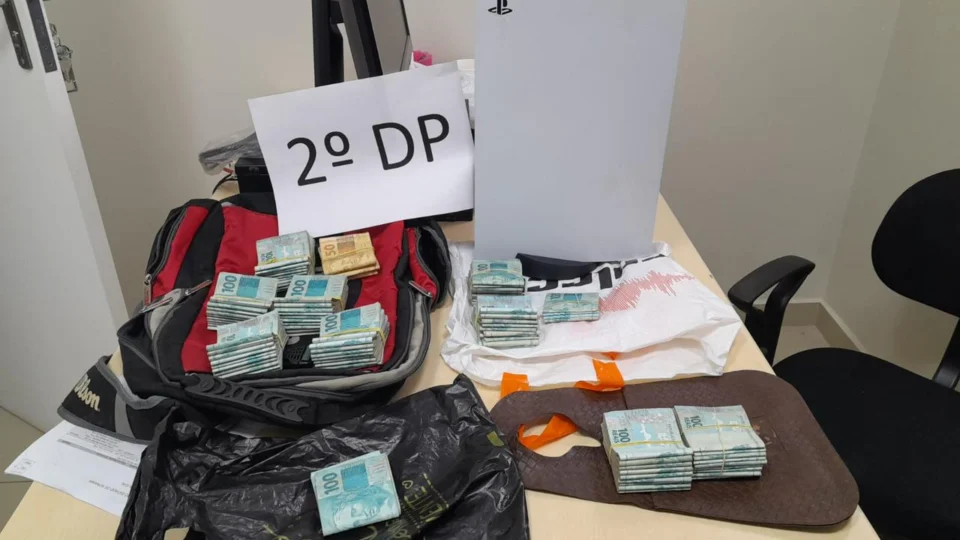 Polícia Civil prende 3 homens e recupera R$ 97.000 em dinheiro em RR