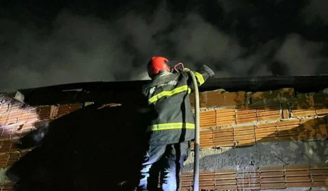 Incêndio atinge residência de alvenaria em Parintins no AM
