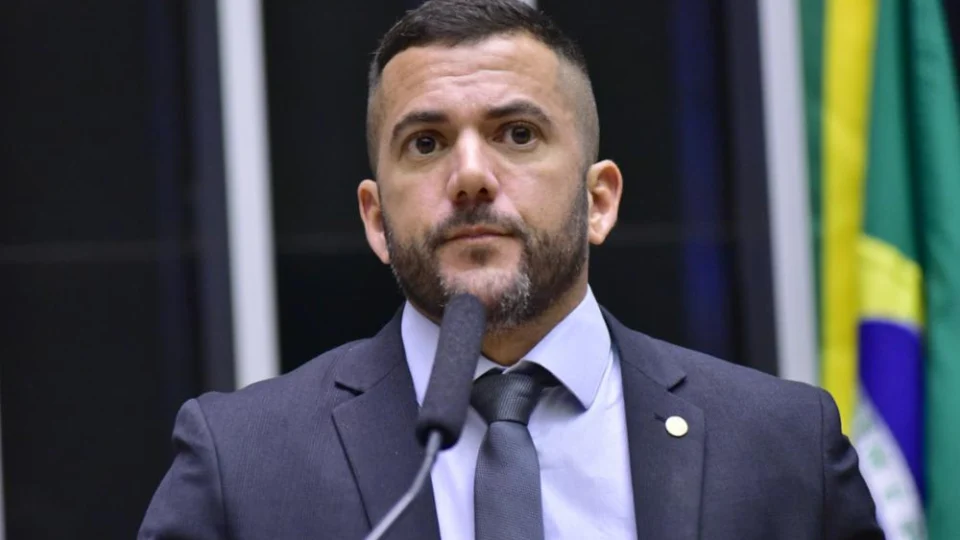 Deputados de oposição articulam reunião em apoio a Jordy nesta quarta (24) 