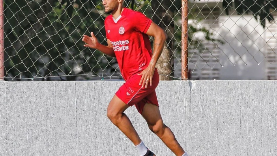 Nacional FC reforça sua defesa com a contratação de Lucas Rex para 2024