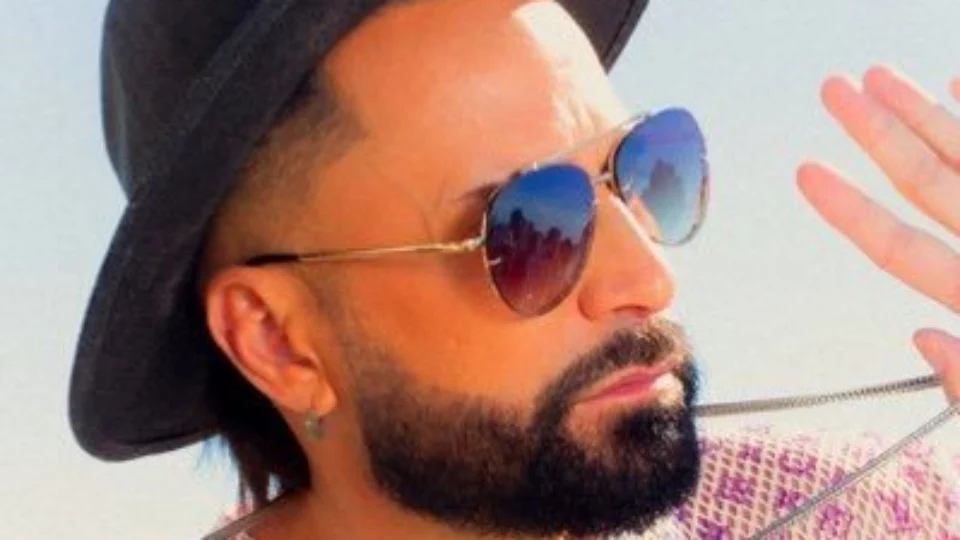 Leilão de mansão fracassa e Latino se desespera com dívida milionária