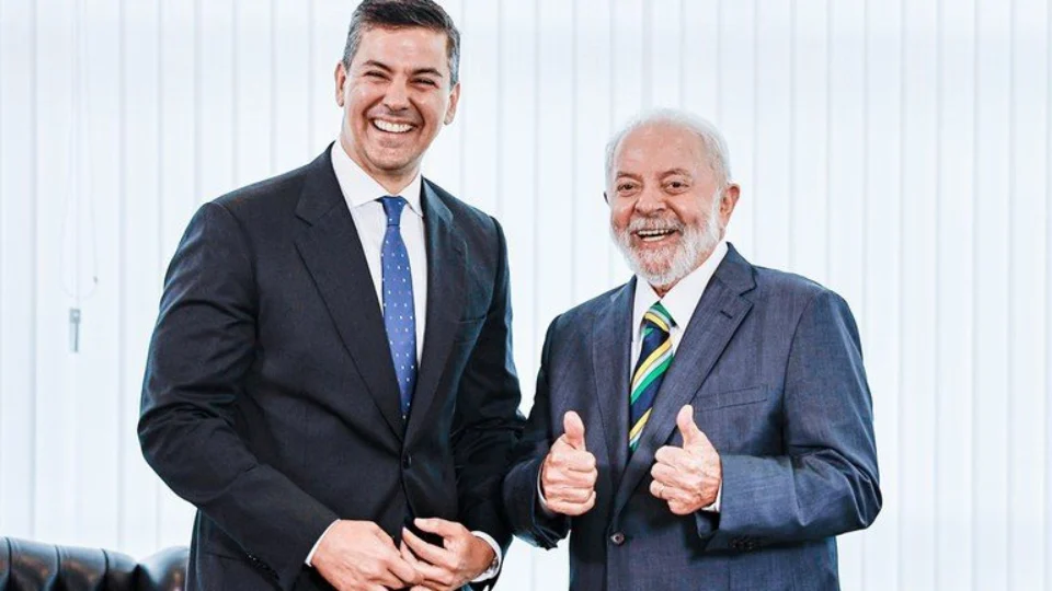 Lula e presidente do Paraguai discutem o futuro de Itaipu