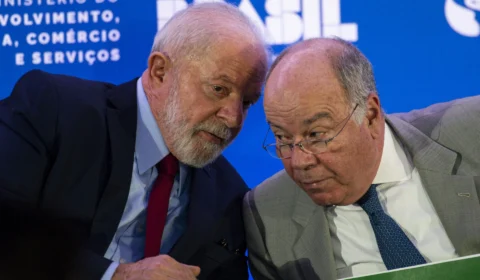 Após polêmica, Lula volta a falar de guerra em Israel