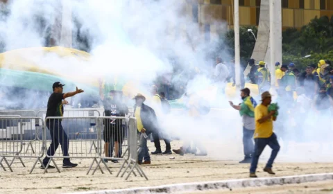 Oito em cada 10 brasileiros desaprovam invasões do 8 de janeiro, diz pesquisa