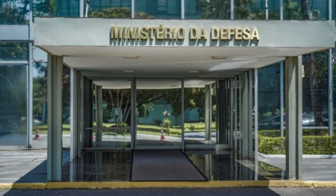 Governo anuncia corte de orçamento do Ministério da Defesa e PF