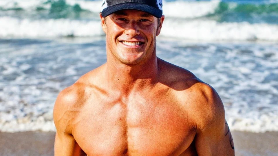 Morre ator de ‘Gente Grande’, Alec Musser, aos 50 anos