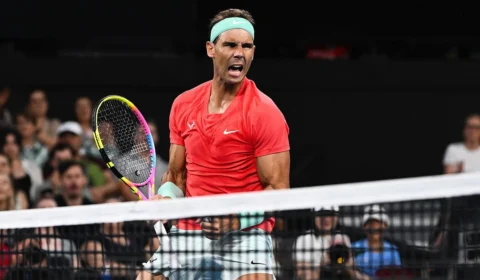 Rafael Nadal retorna triunfante nas quadras após um ano de ausência