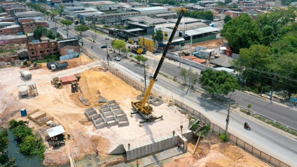 Começam obras para construção da ponte na av. Autaz Mirim, em Manaus